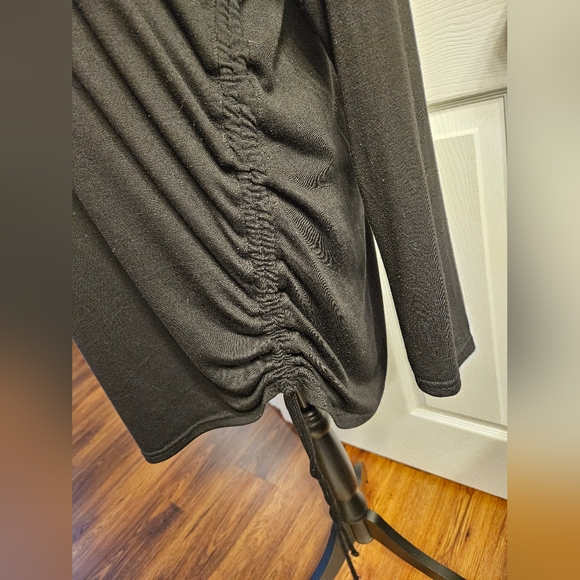 GapFit Drawstring Tunic - Picture 3 of 4